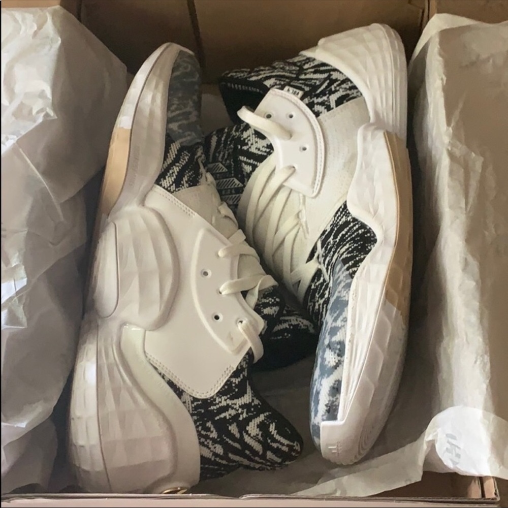 Impossible to find sz 13 Cookies & Cream Harden 4